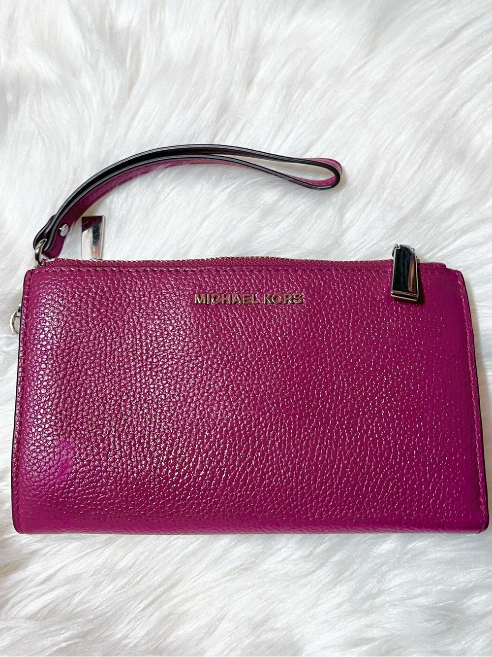 Michael Kors Wristlet Pink Leather